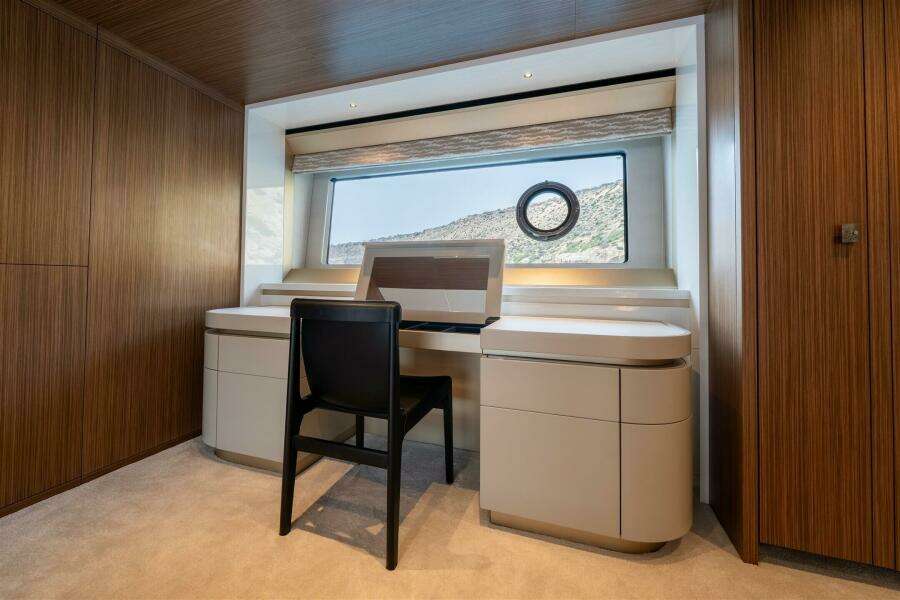 82ft Sunseeker Yacht For Sale