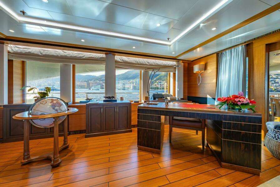 LATITUDE 147ft Timmerman Yacht For Sale