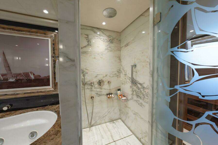 LATITUDE 147ft Timmerman Yacht For Sale