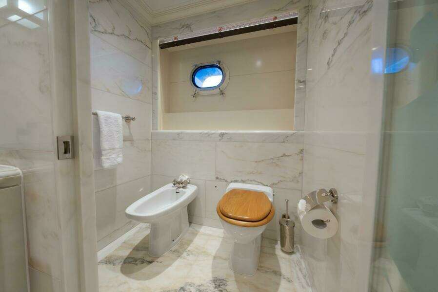 LATITUDE 147ft Timmerman Yacht For Sale