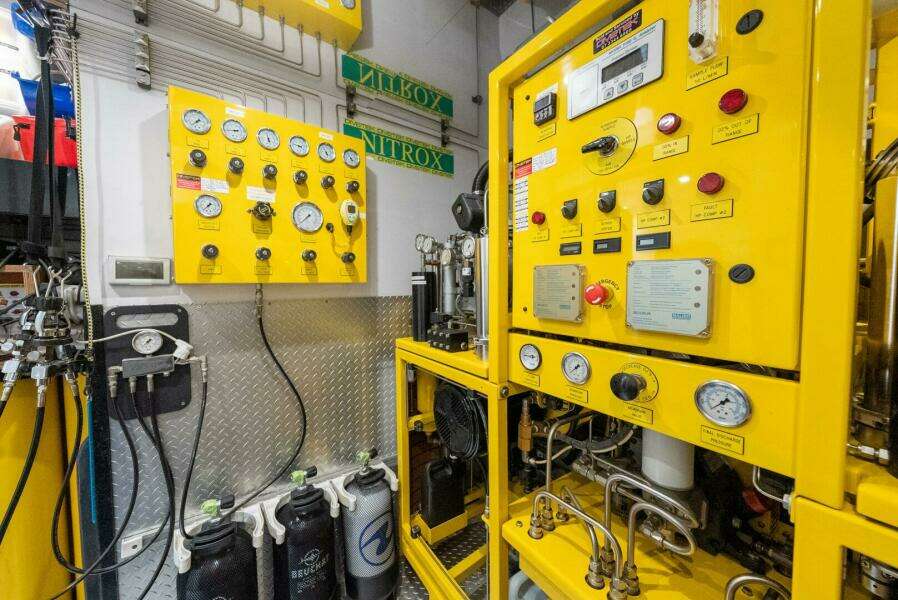 LATITUDE 147ft Timmerman Yacht For Sale