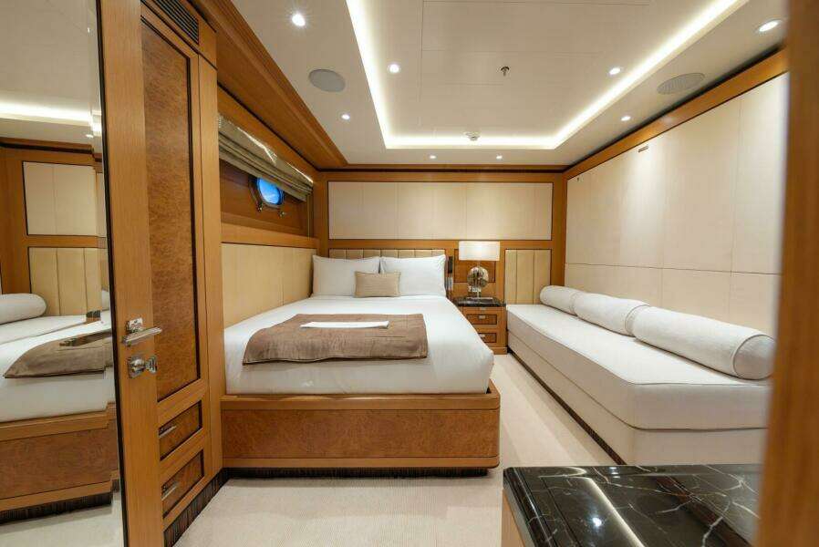 LATITUDE 147ft Timmerman Yacht For Sale