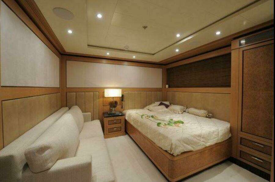 LATITUDE 147ft Timmerman Yacht For Sale