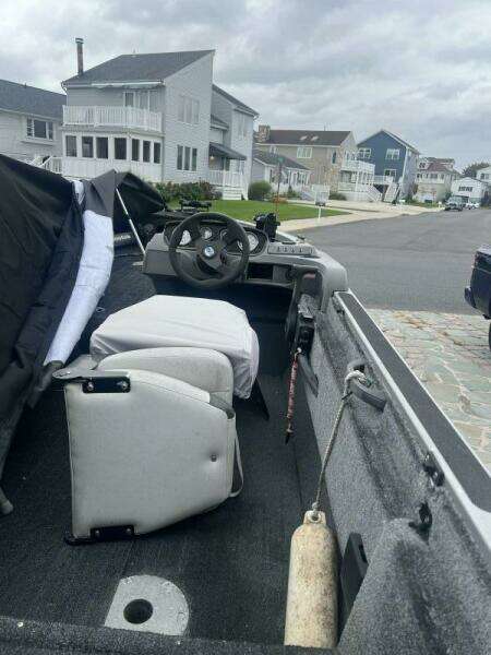 17ft Crestliner Yacht For Sale