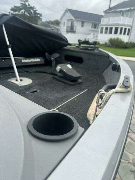 17ft Crestliner Yacht For Sale