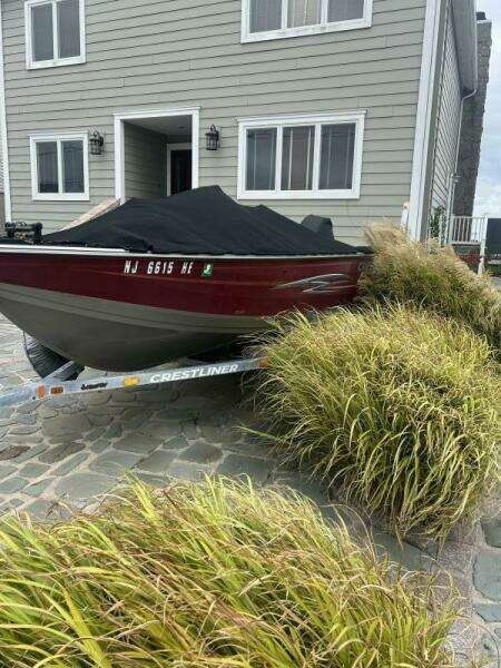 17ft Crestliner Yacht For Sale