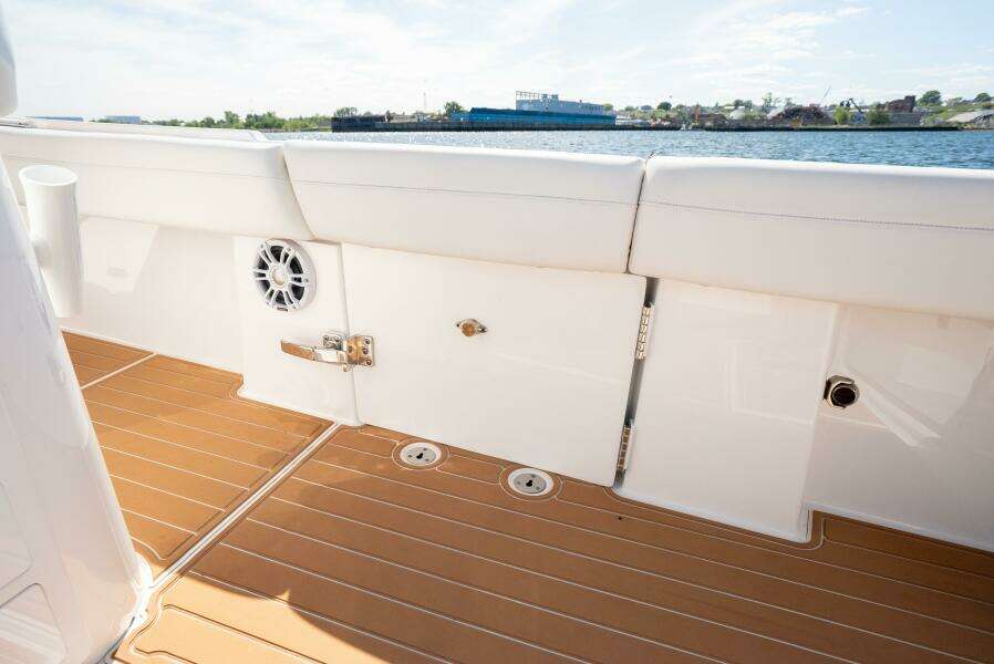 Blue Chip 34ft Regulator Yacht For Sale