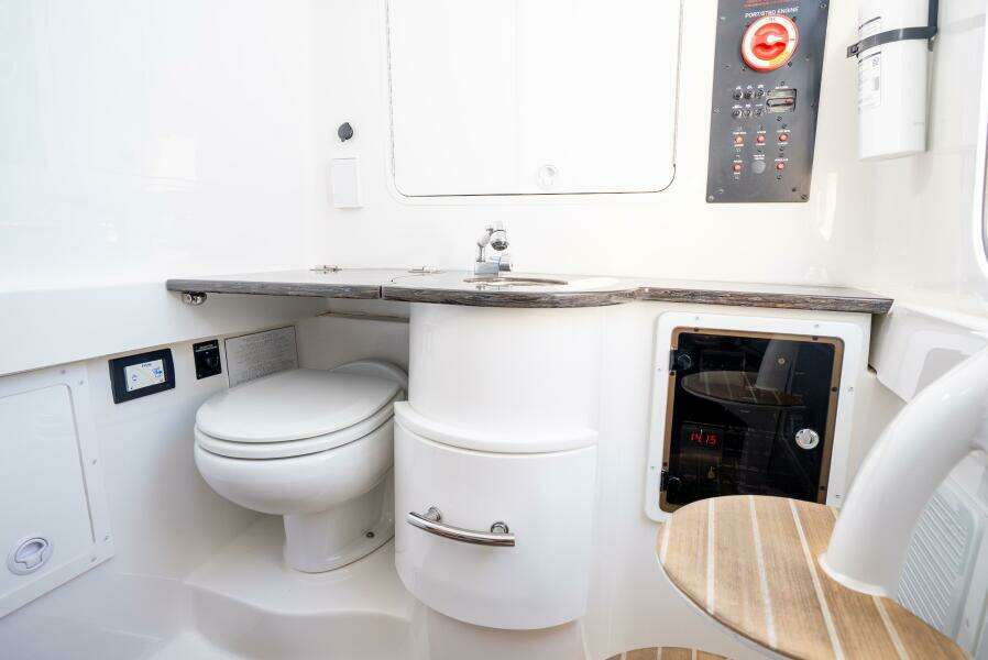 Blue Chip 34ft Regulator Yacht For Sale