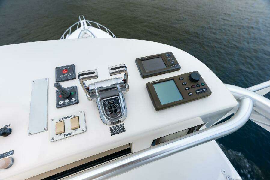 2006 Viking 68 Enclosed Bridge