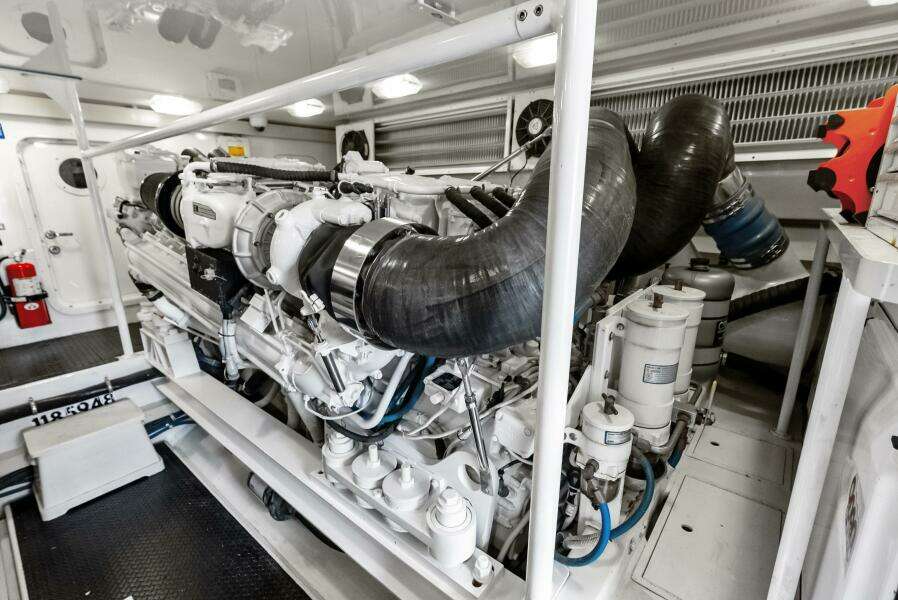 2006 Viking 68 Enclosed Bridge