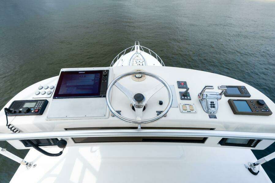 2006 Viking 68 Enclosed Bridge