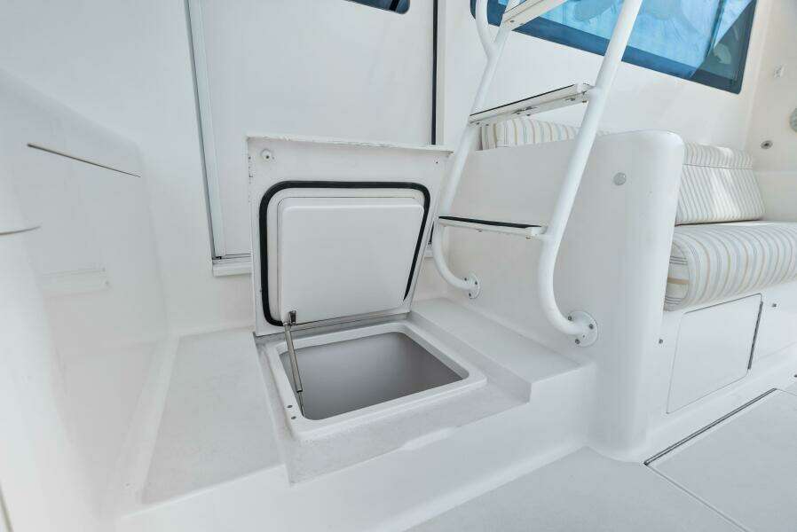 2006 Viking 68 Enclosed Bridge