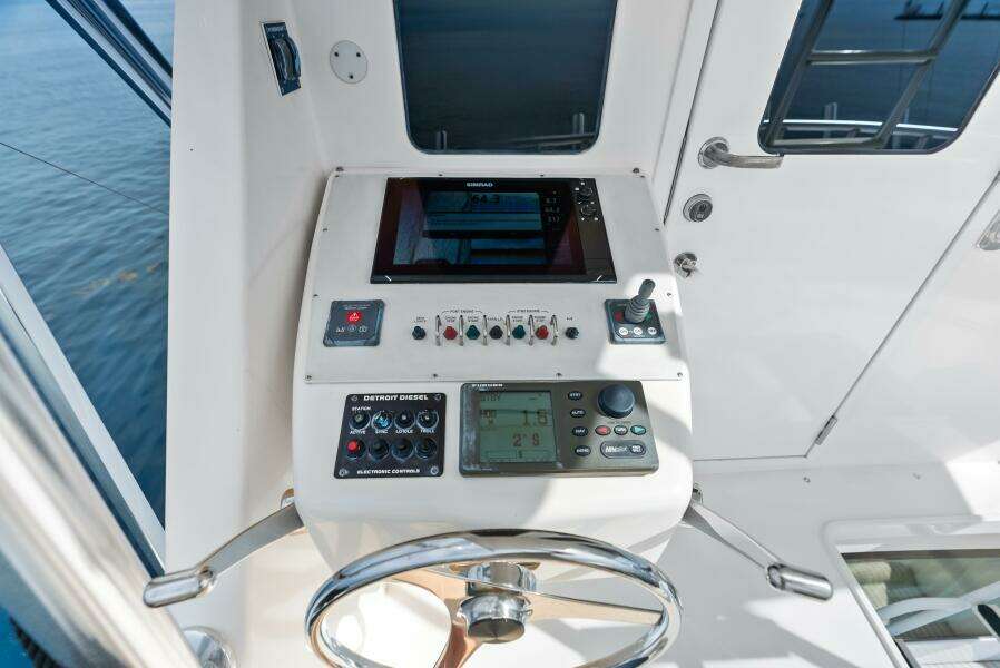 2006 Viking 68 Enclosed Bridge
