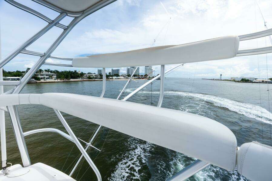 2006 Viking 68 Enclosed Bridge