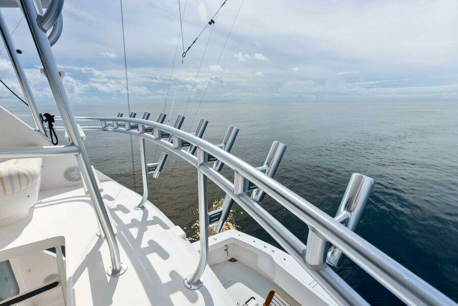 2006 Viking 68 Enclosed Bridge