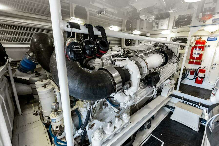 2006 Viking 68 Enclosed Bridge