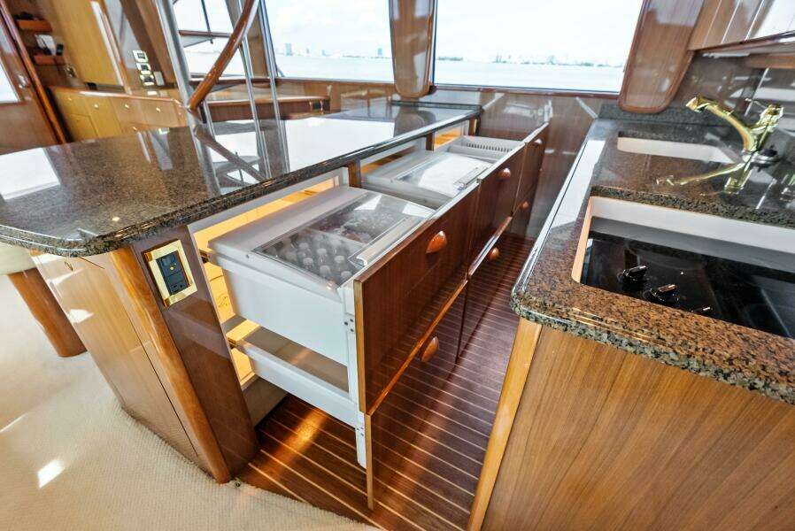 2006 Viking 68 Enclosed Bridge