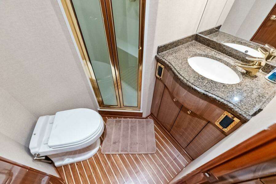 2006 Viking 68 Enclosed Bridge