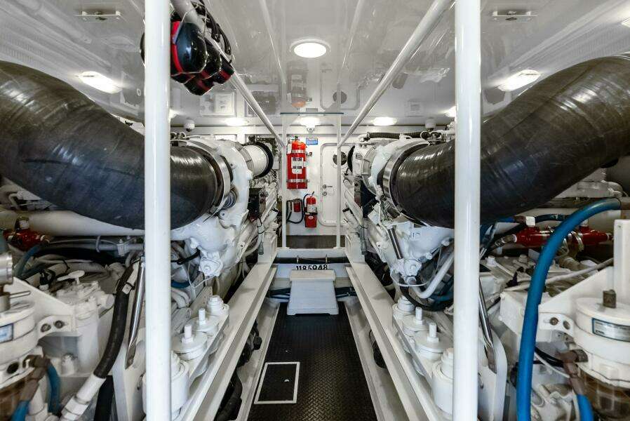 2006 Viking 68 Enclosed Bridge