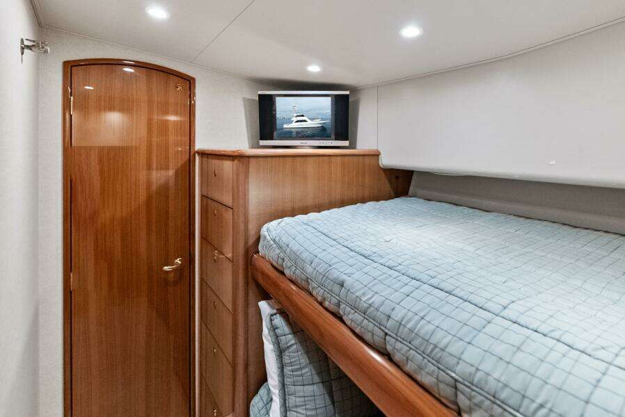 2006 Viking 68 Enclosed Bridge