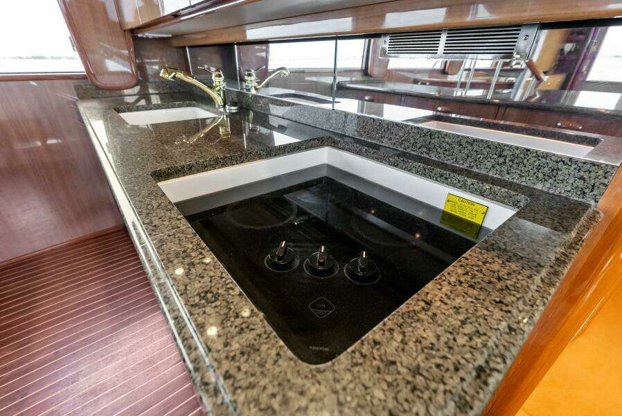 2006 Viking 68 Enclosed Bridge