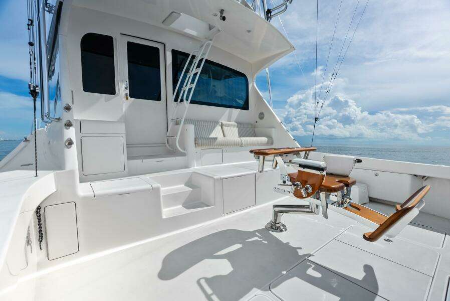 2006 Viking 68 Enclosed Bridge