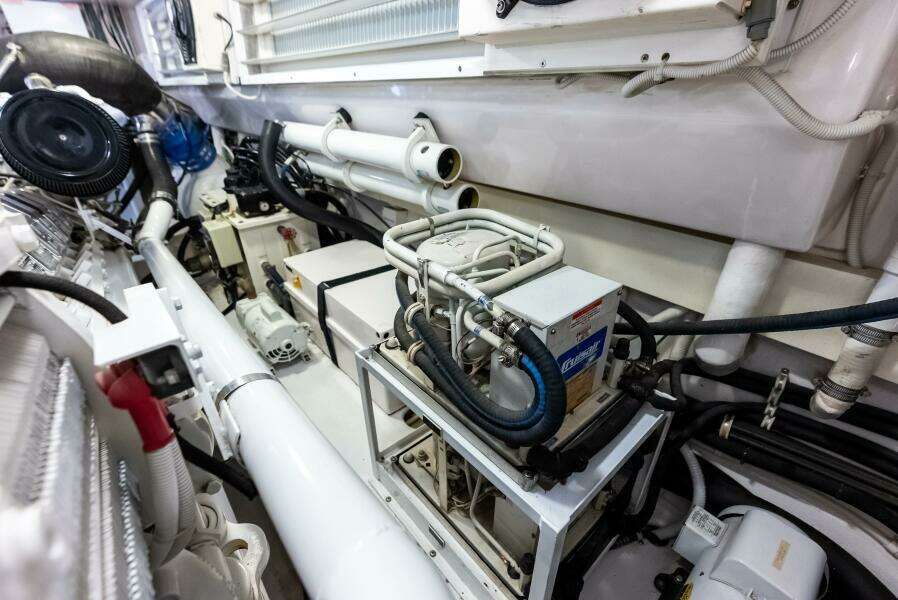 2006 Viking 68 Enclosed Bridge
