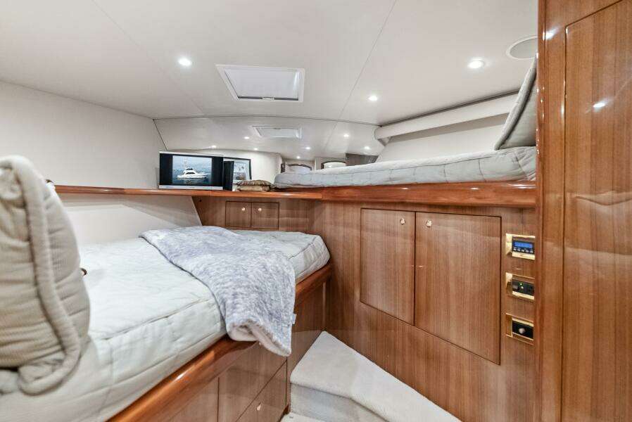 2006 Viking 68 Enclosed Bridge