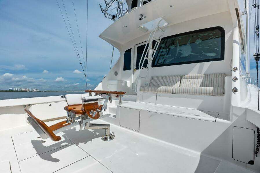 2006 Viking 68 Enclosed Bridge