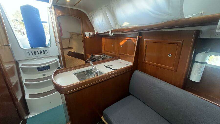 Last Penny 32ft Beneteau Yacht For Sale