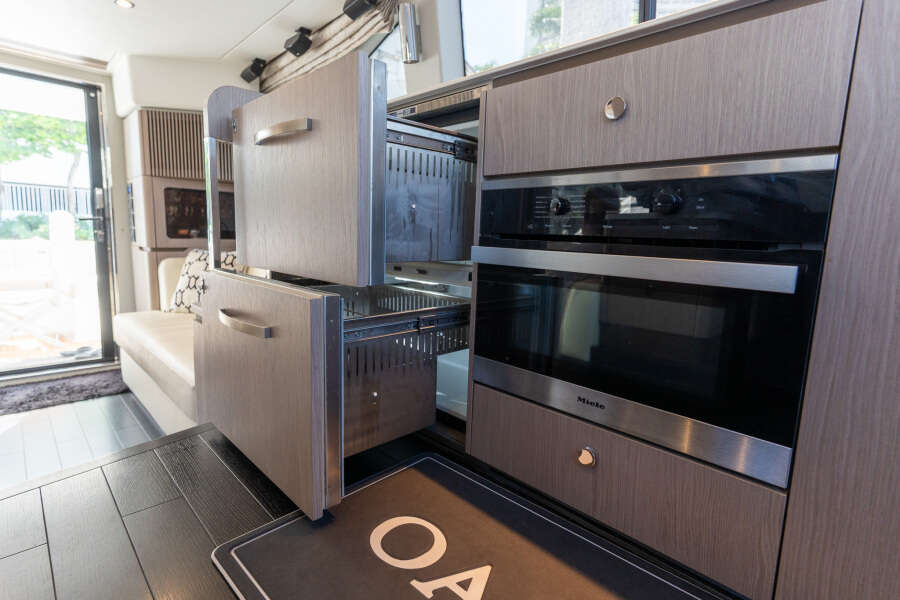 50ft Azimut Yacht For Sale