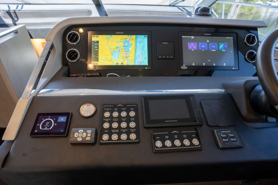 50ft Azimut Yacht For Sale