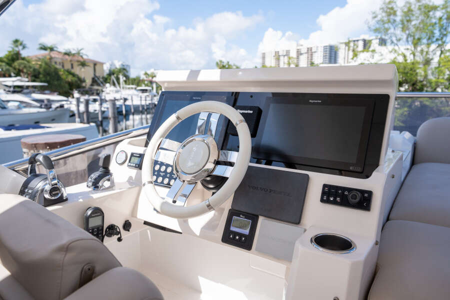 50ft Azimut Yacht For Sale