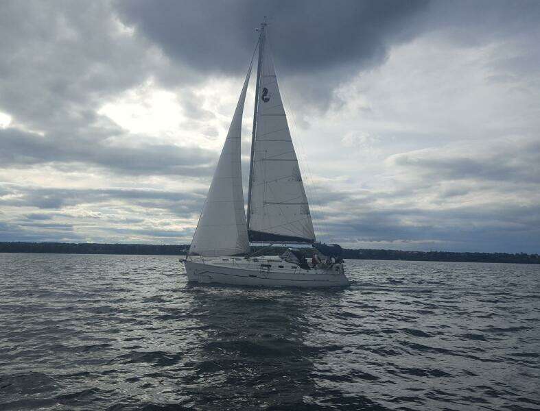 Chocolatero 33ft Beneteau Yacht For Sale