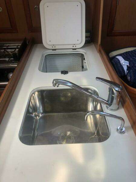 Chocolatero 33ft Beneteau Yacht For Sale