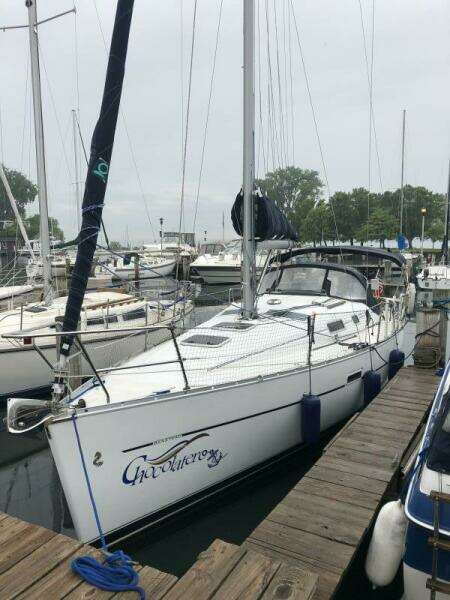 Chocolatero 33ft Beneteau Yacht For Sale