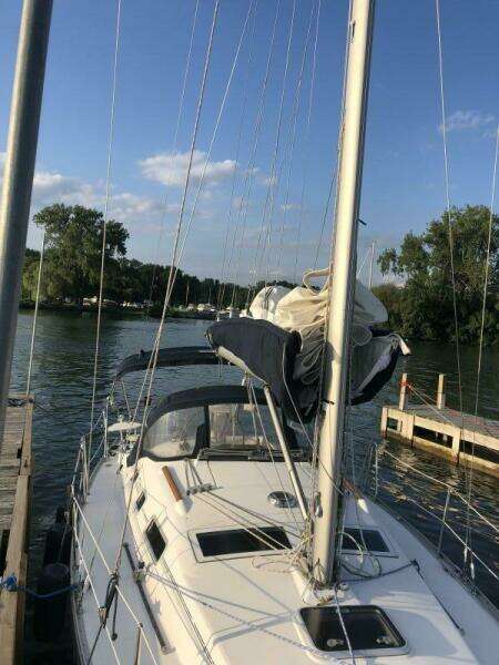 Chocolatero 33ft Beneteau Yacht For Sale