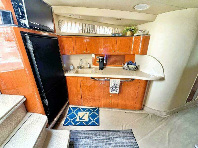 Deep rsquo R in Depth 41ft Sea Ray Yacht For Sale