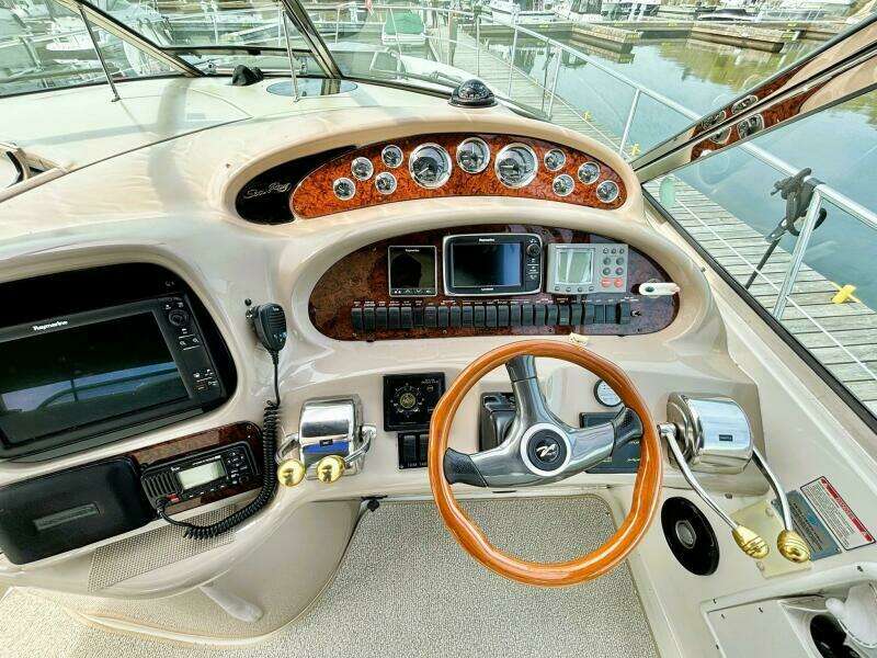 Deep rsquo R in Depth 41ft Sea Ray Yacht For Sale