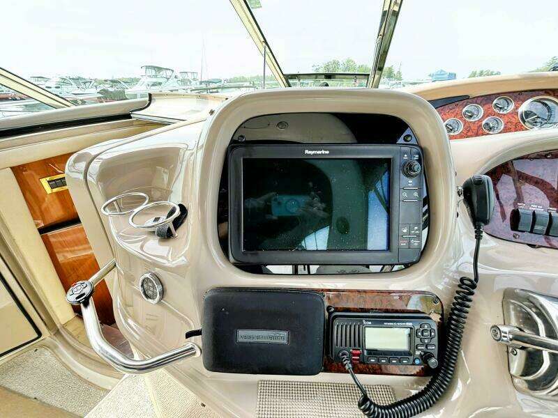 Deep rsquo R in Depth 41ft Sea Ray Yacht For Sale