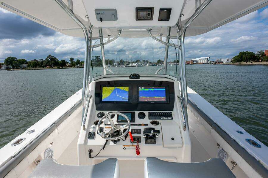 Dauntless 34ft Regulator Yacht For Sale