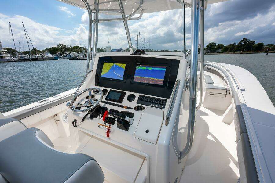Dauntless 34ft Regulator Yacht For Sale