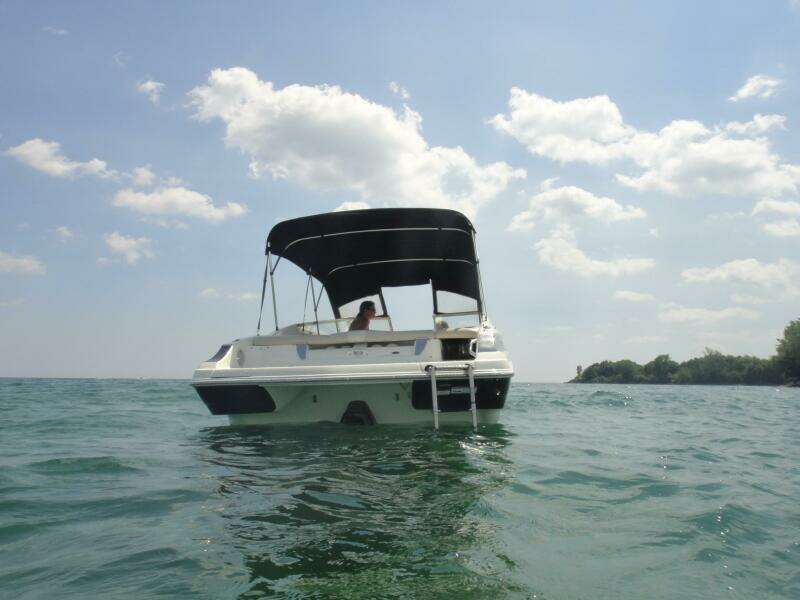 22ft Larson Yacht For Sale