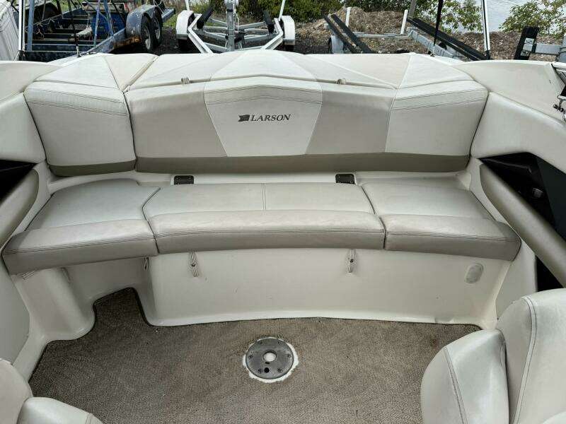 22ft Larson Yacht For Sale