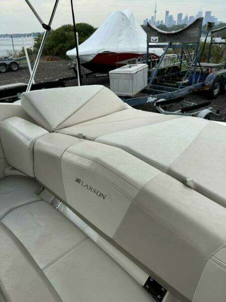 22ft Larson Yacht For Sale