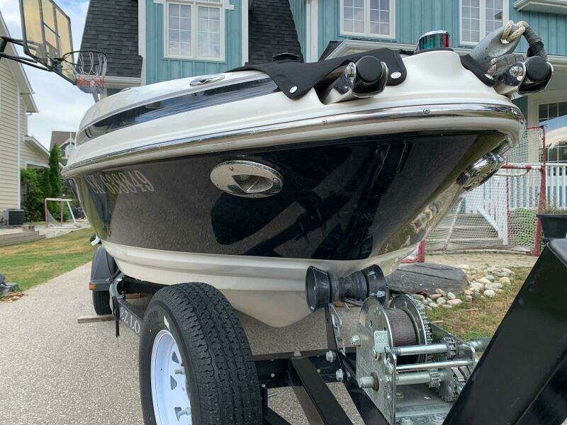 22ft Larson Yacht For Sale