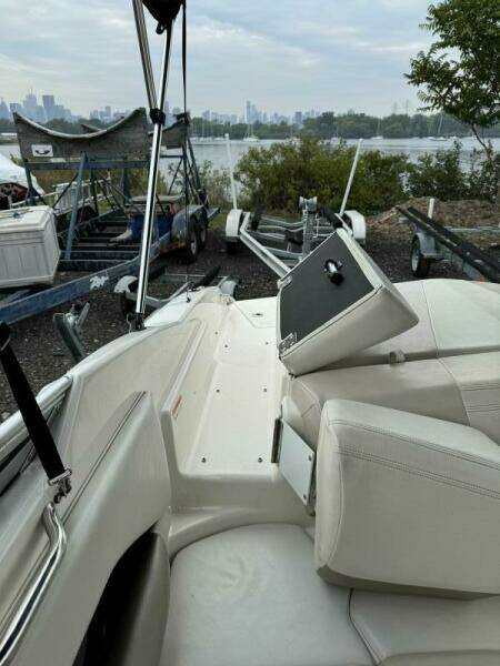 22ft Larson Yacht For Sale