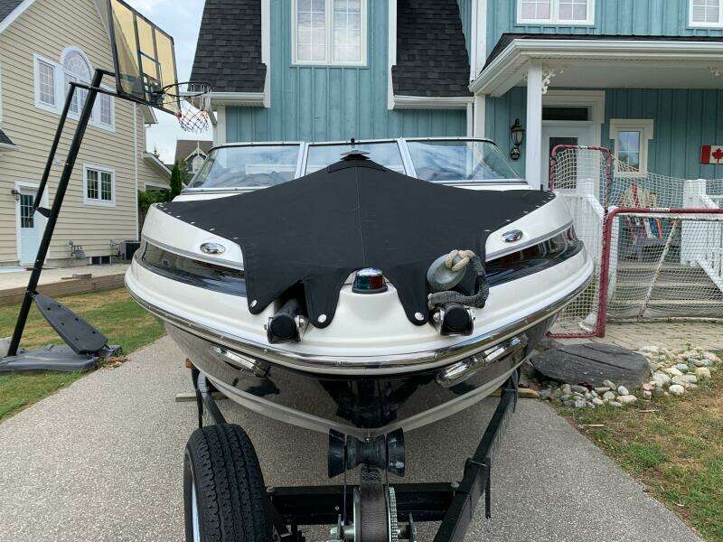 22ft Larson Yacht For Sale