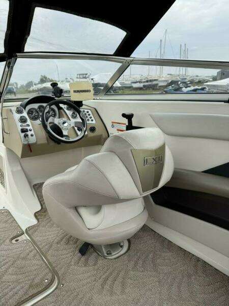 22ft Larson Yacht For Sale