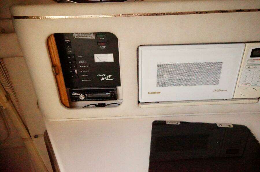 25ft Sea Ray Yacht For Sale